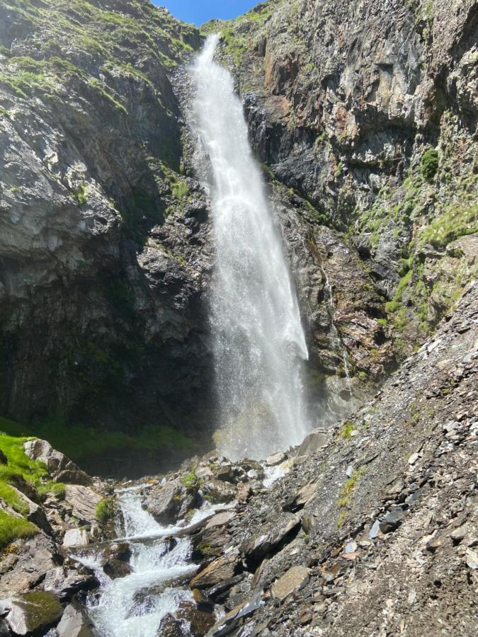 Le Navarre, charmant T2 familial équipé, en rez-de-chaussée, très bien situé en centre ville de Cauterets Esterno foto
